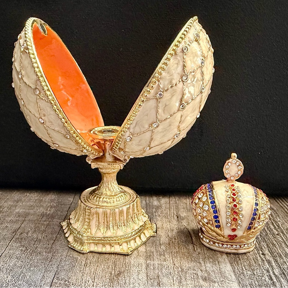 Replica Egg with crown jewelry box inside - Picture 6 of 8